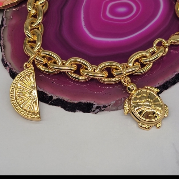 NWOT Lilly Pultzier 💖 Charm Bracelet with 6 charms!! ADORBS! - Picture 3 of 15